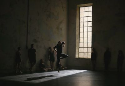 540352975da002 sydney dance