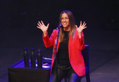 775015810da018 alanis moris